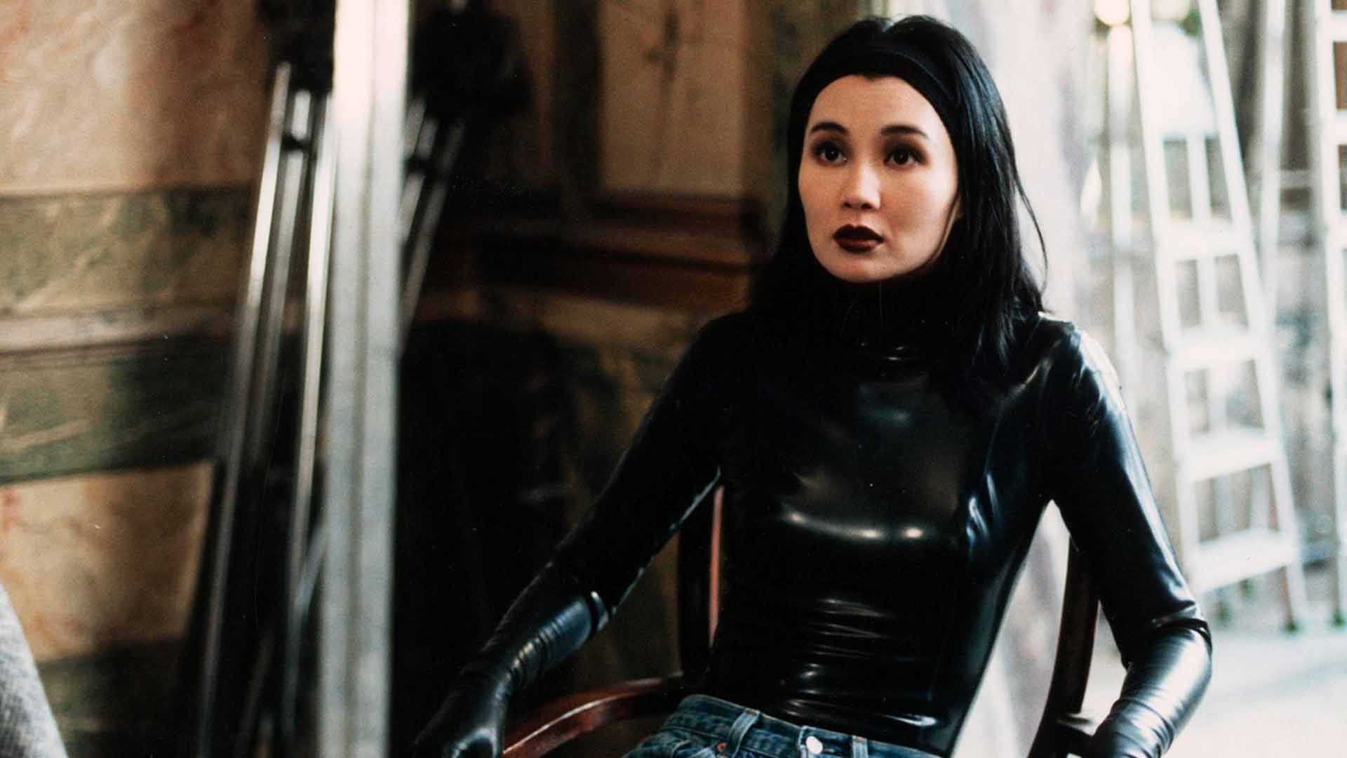 مگی چانگ در نقش شخصیت اصلی فیلم Irma Vep