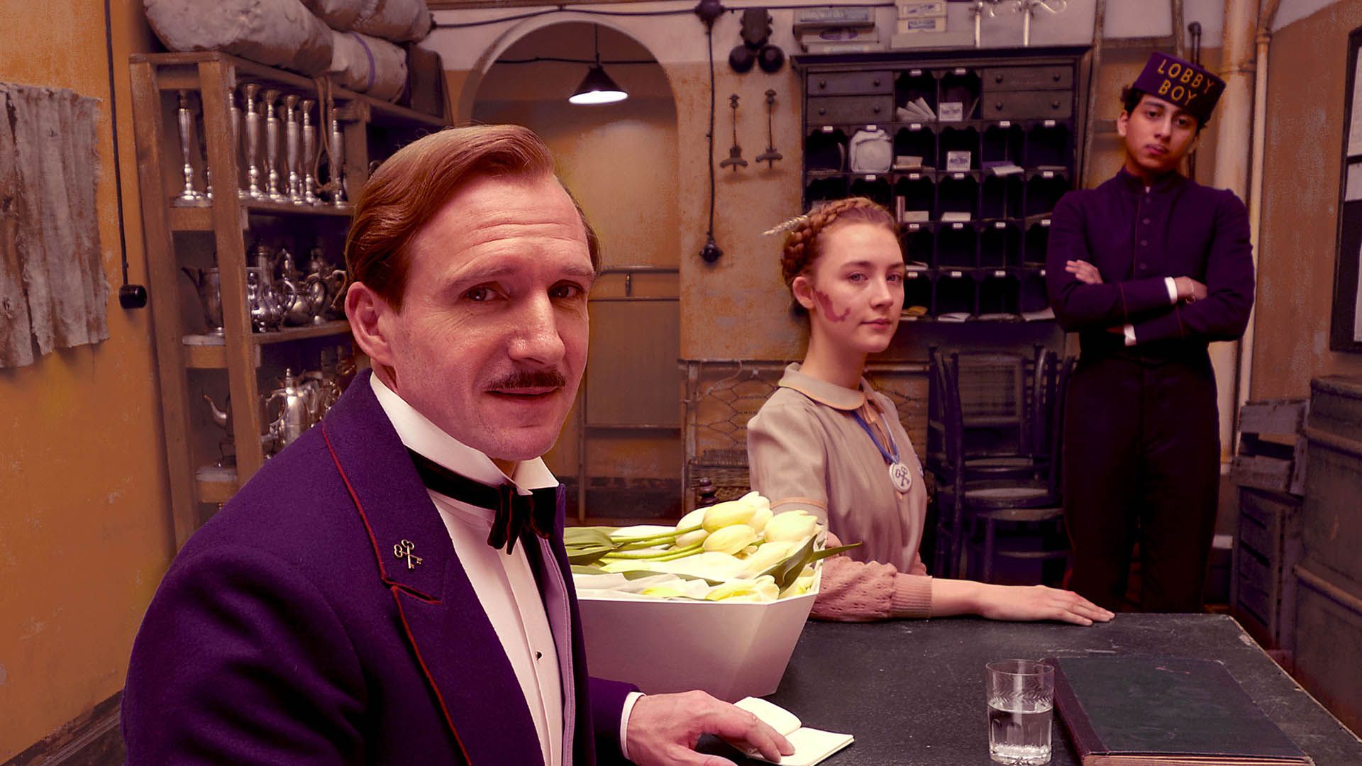 شخصیت های آگاتا، زیرو و گوستاو در فیلم the grand budapest hotel