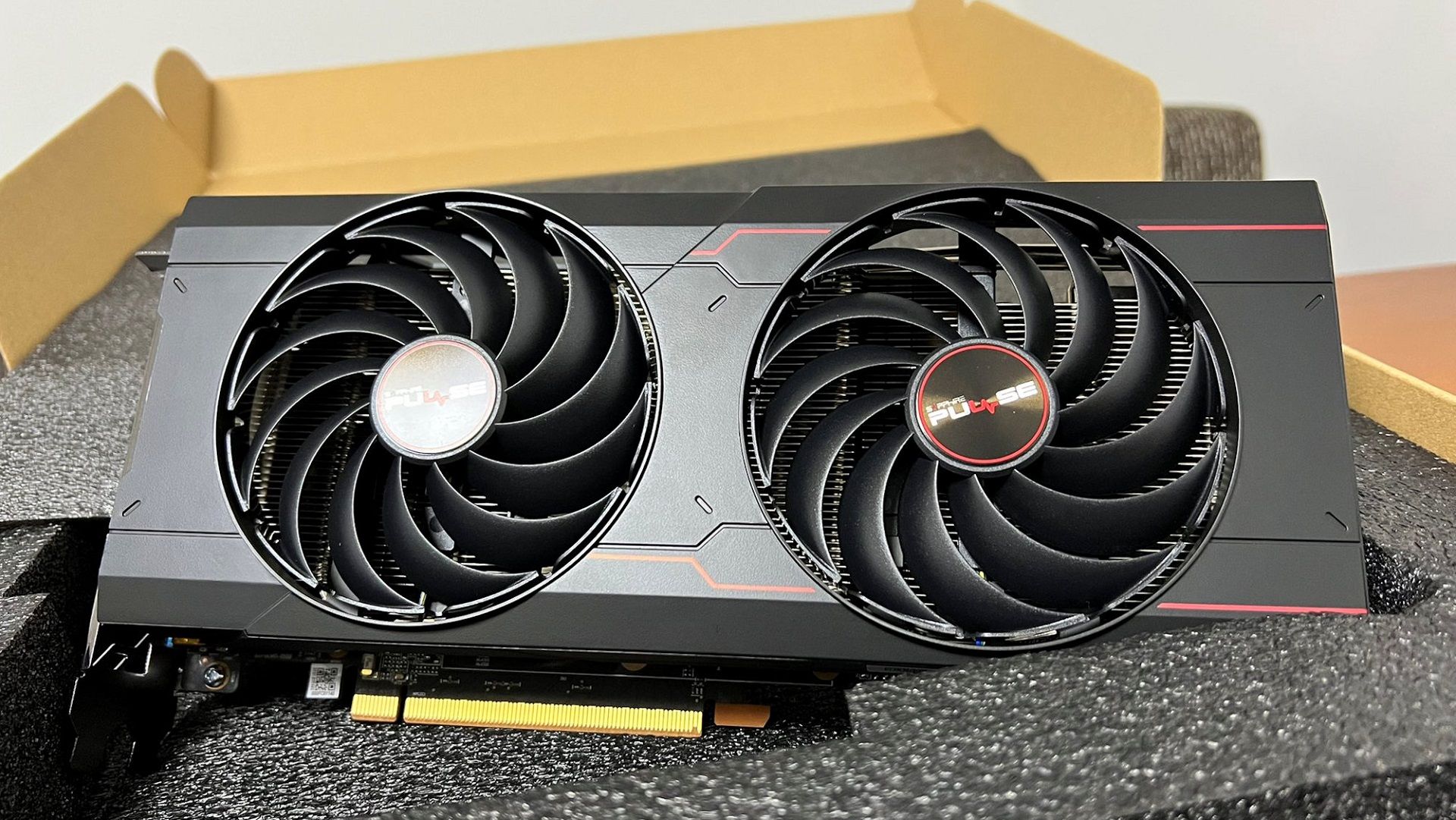 کارت گرافیک AMD Radeon RX 6700 non-XT