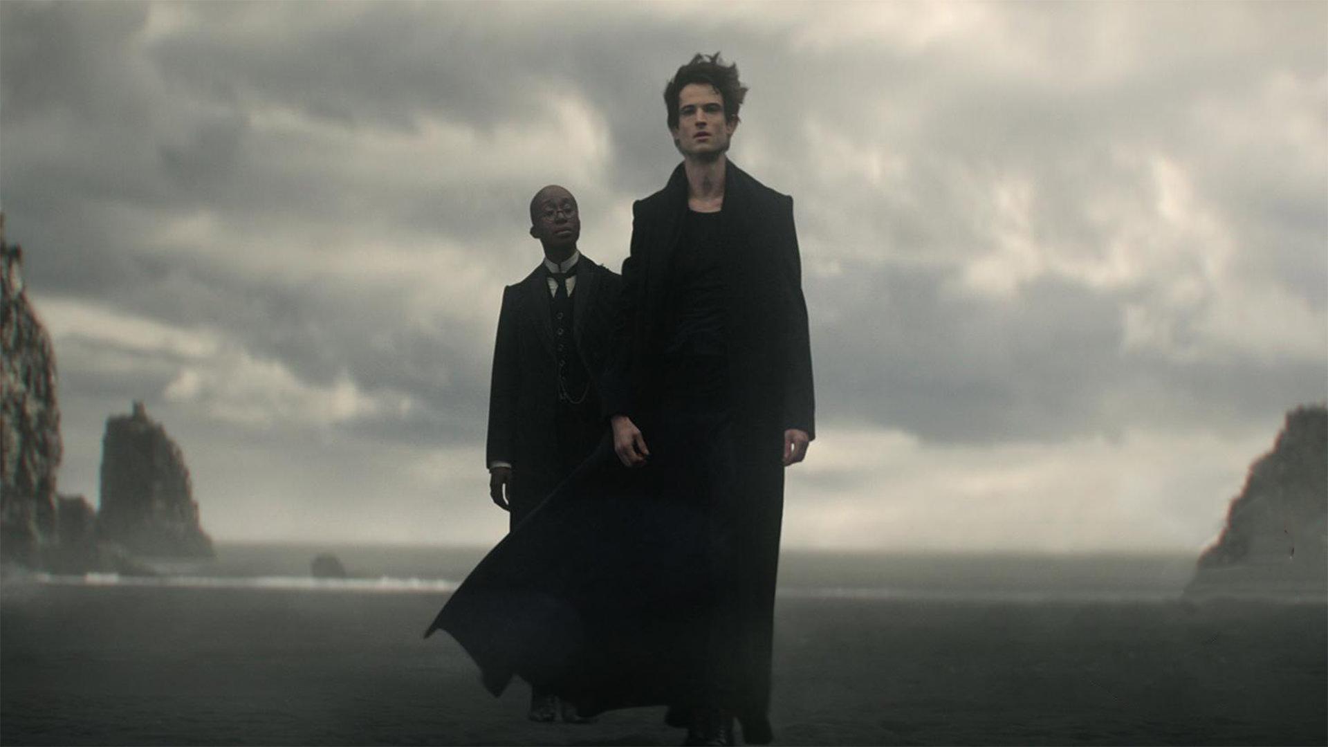 مورفیوس درکنار ساحل در سریال The Sandman