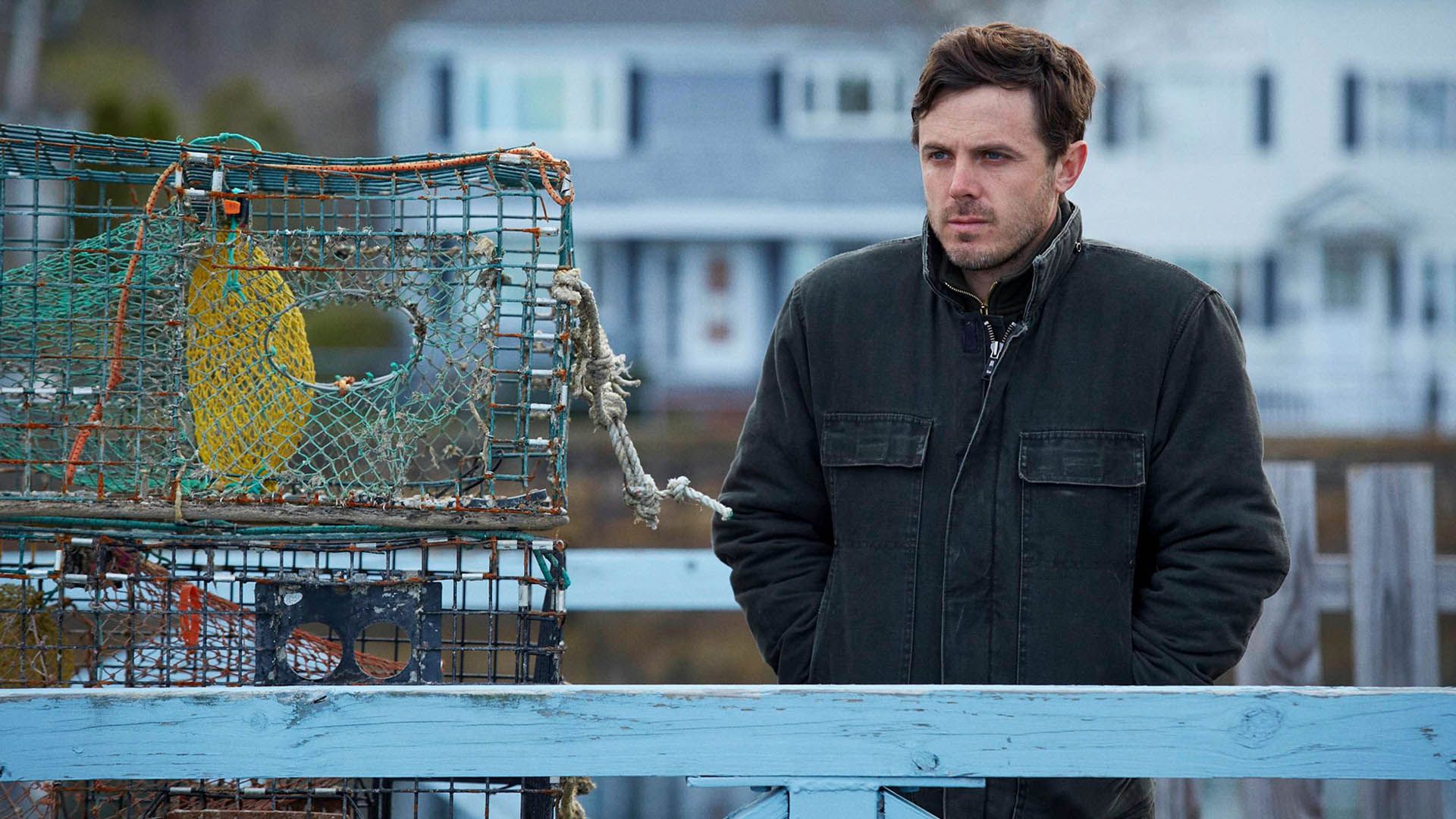 کیسی افلک در نقش لی چندلر در فیلم manchester by the sea