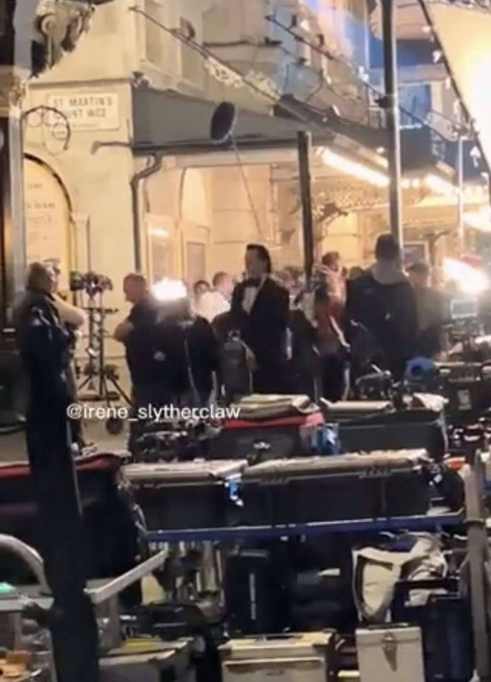 2022-7-first-loki-season-2-set-photos-reveal-surprising-marvel-easter-eggs-12