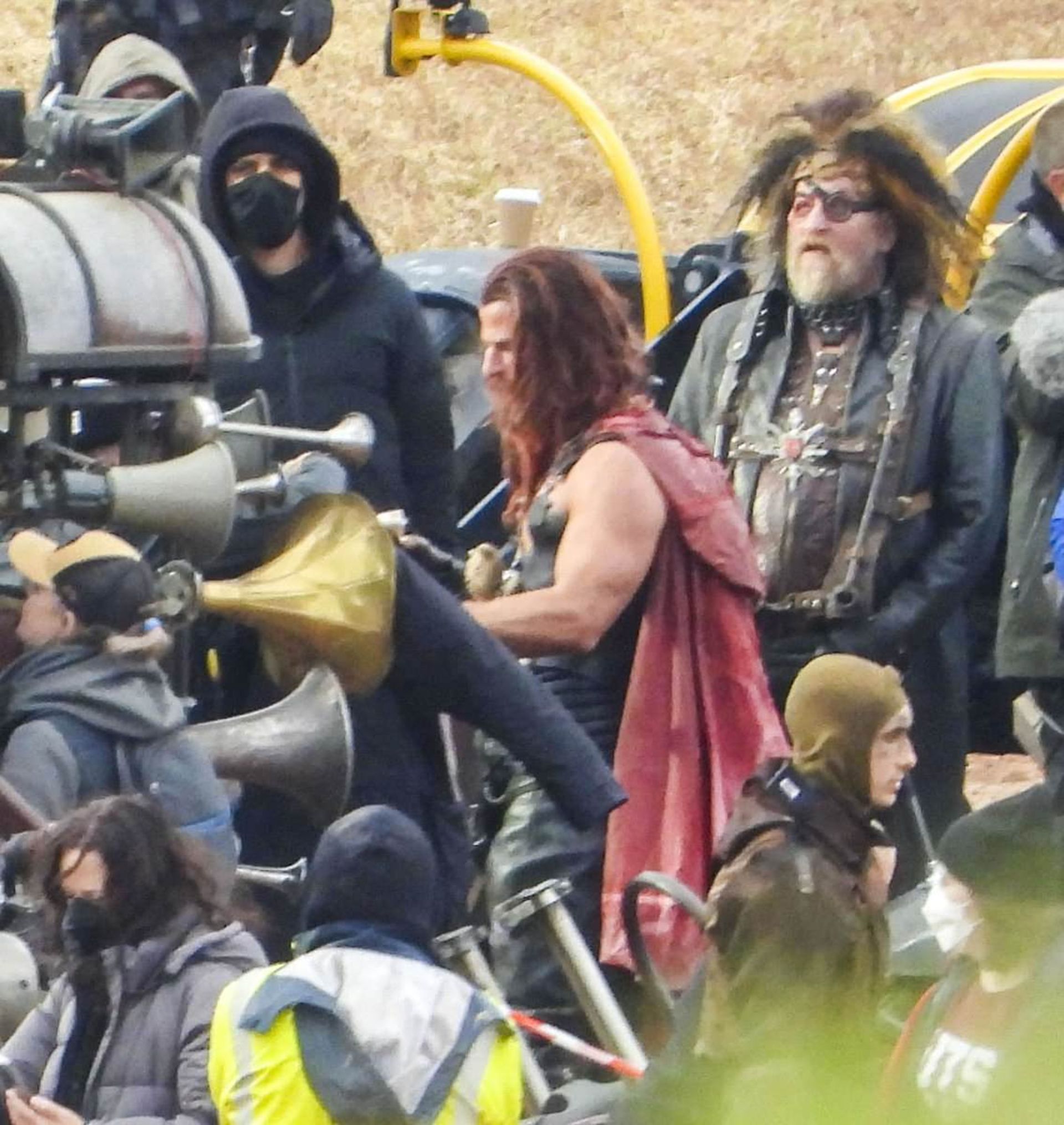 2022-7-first-look-at-chris-hemsworth-on-the-set-of-george-miller-s-furiosa-04