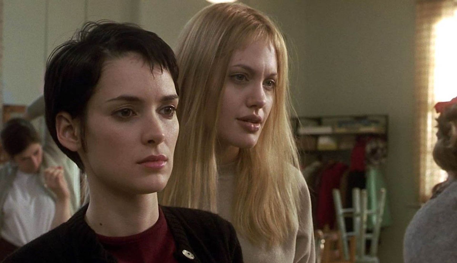 آنجلینا جولی درحال نقش‌آفرینی در فیلم Girl, Interrupted