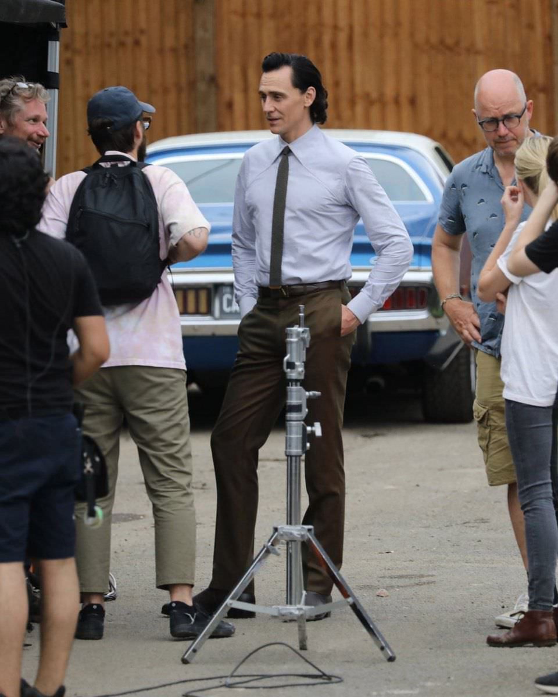 2022-8-loki-season-2-set-photos-see-loki-and-sylvie-reunite-01