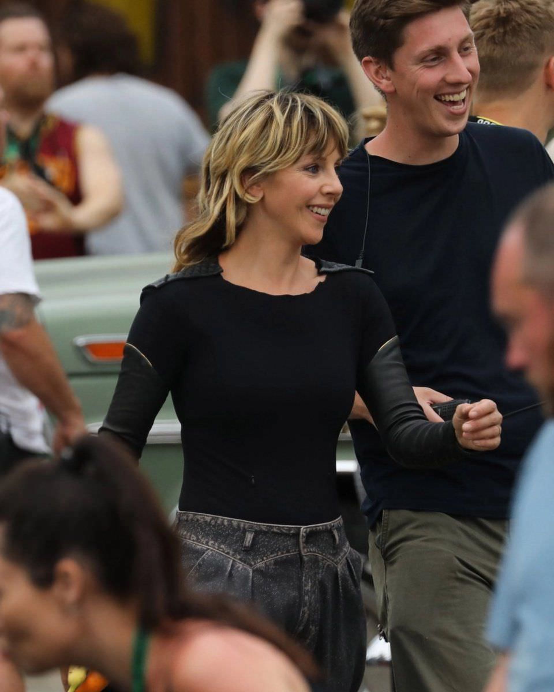 2022-8-loki-season-2-set-photos-see-loki-and-sylvie-reunite-02