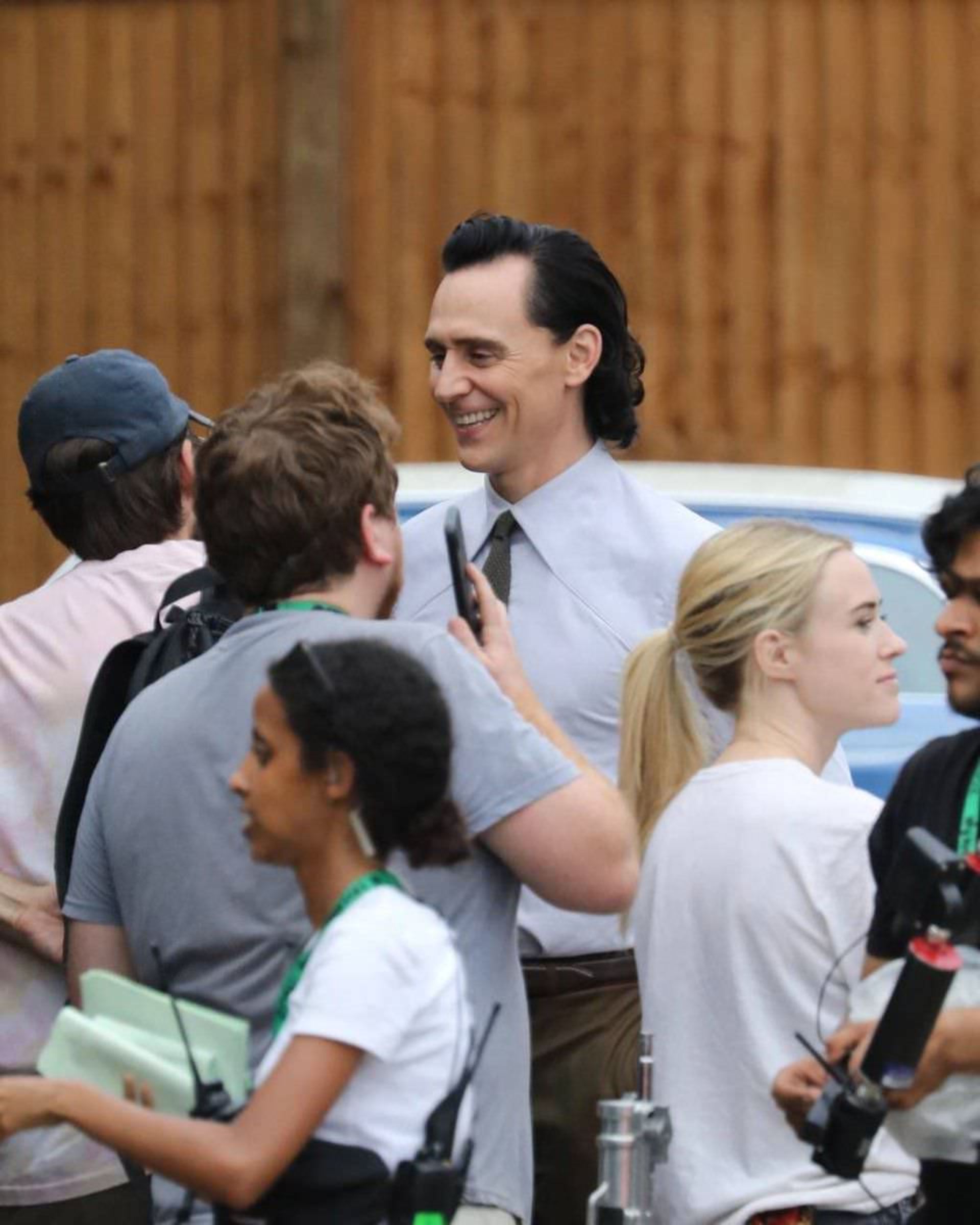 2022-8-loki-season-2-set-photos-see-loki-and-sylvie-reunite-08