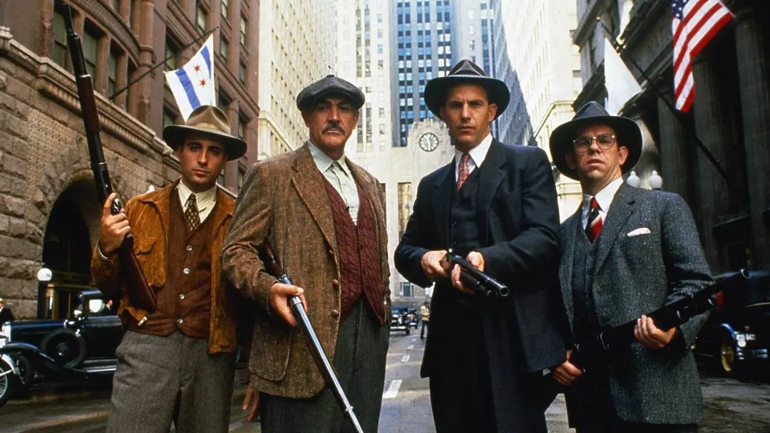 شخصیت های اصلی فیلم The Untouchables در یکی از خیابان‌های نیویورک