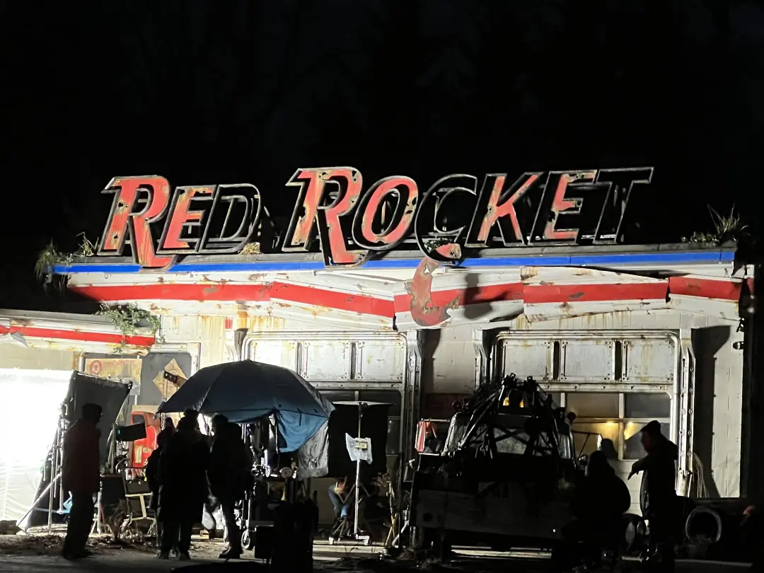 تصاویر ساخت ایستگاه Red Rocket در پشت‌صحنه سریال Fallout شبکه‌ی آمازون 