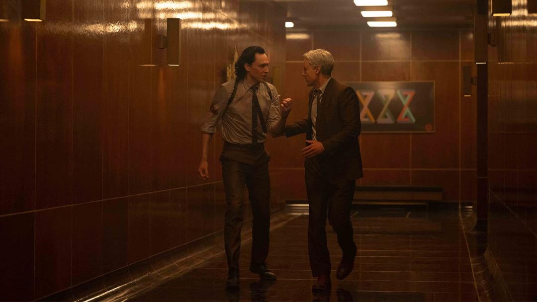 2023-10-loki-season-2-mobius-and-loki-talks-in-tva