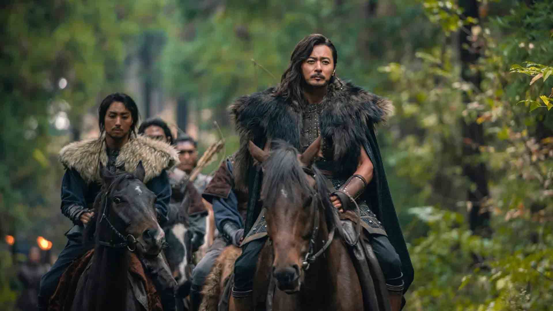 شخصیت تاگون در جنگل و روی اسب در سریال Arthdal Chronicles