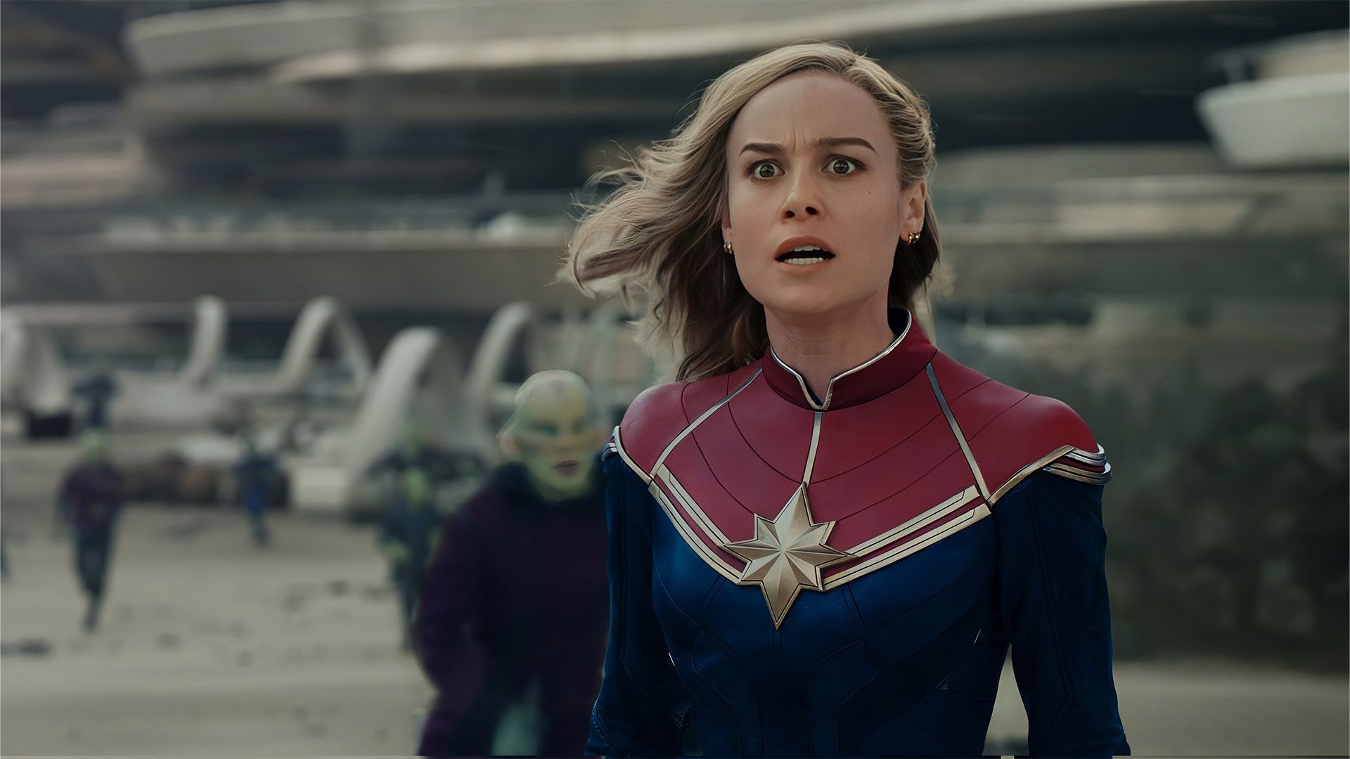 چهره بهت‌زده بری لارسون در فیلم The Marvels