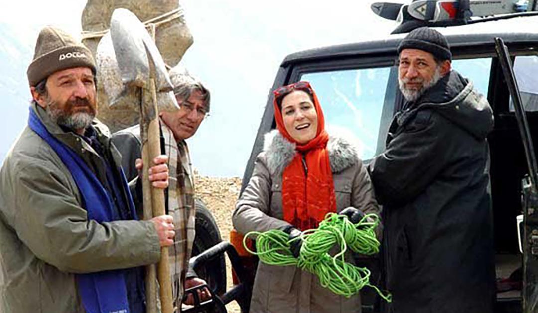 کارگران مشغول کارند