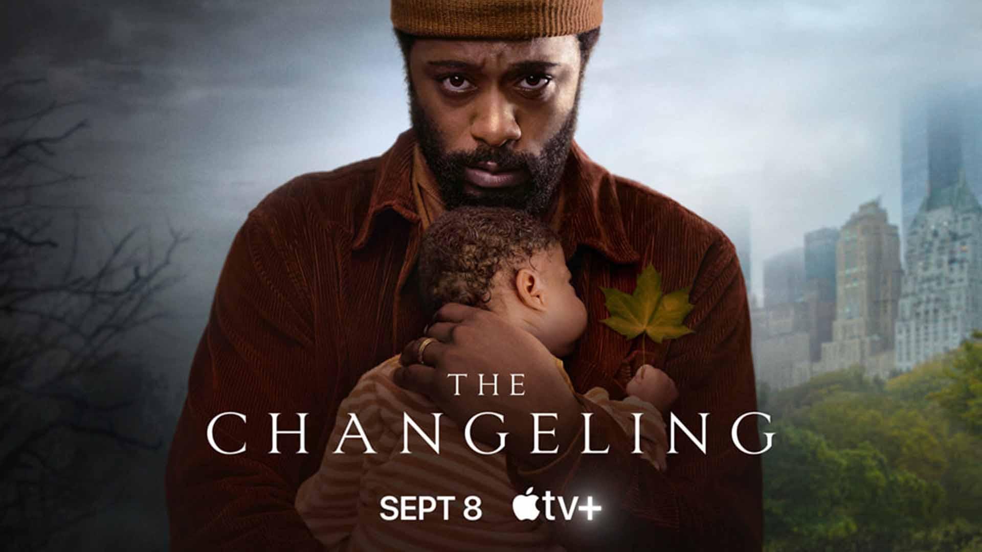 لاکیث ساتنفیلد نوزاد پسری را در سریال The Changeling در آغوش دارد
