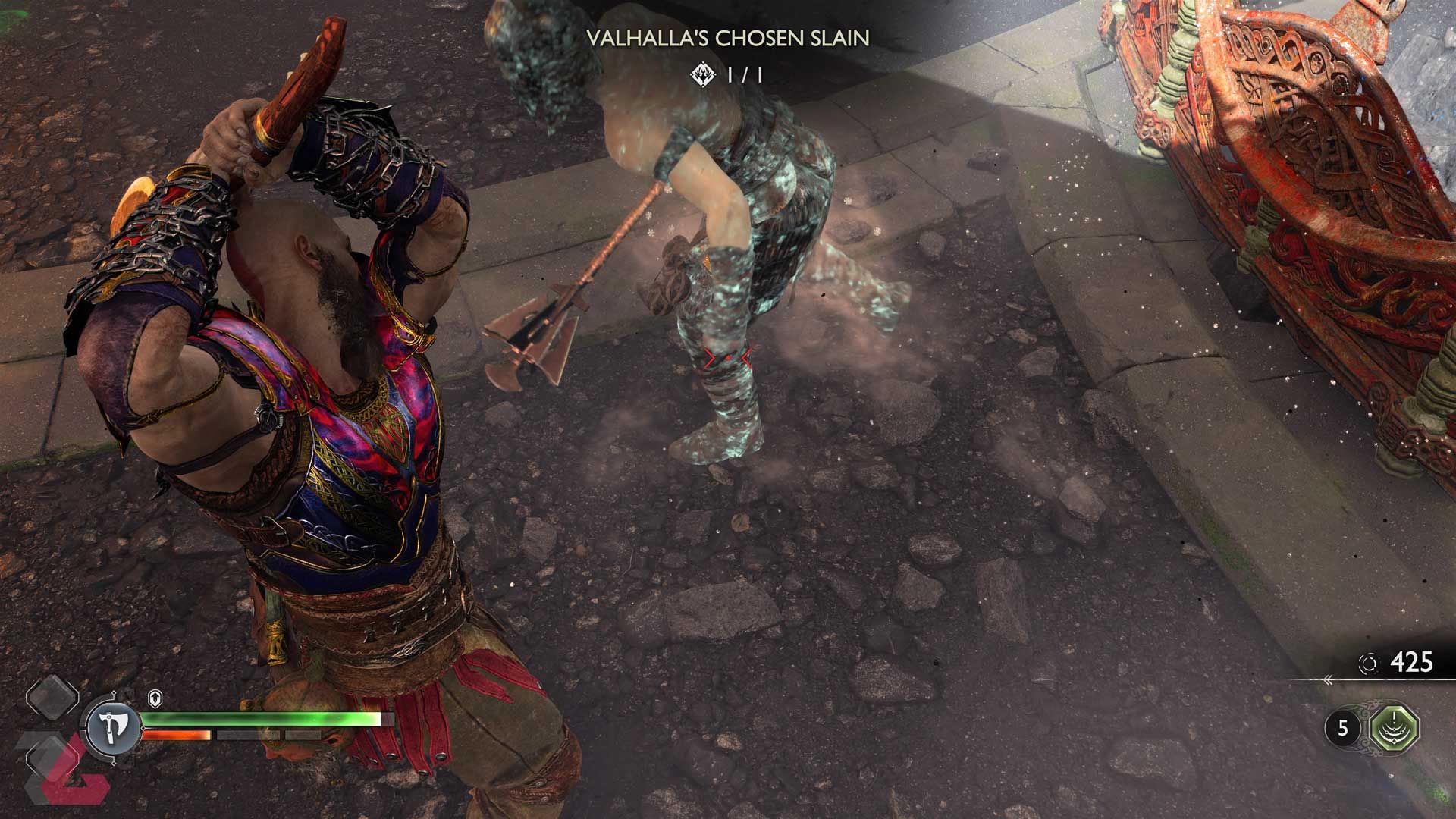 حمله کریتوس با تبر به دشمن انتخاب‌شده توسط والهالا در DLC والهالا بازی God of War Ragnarok پلی استیشن