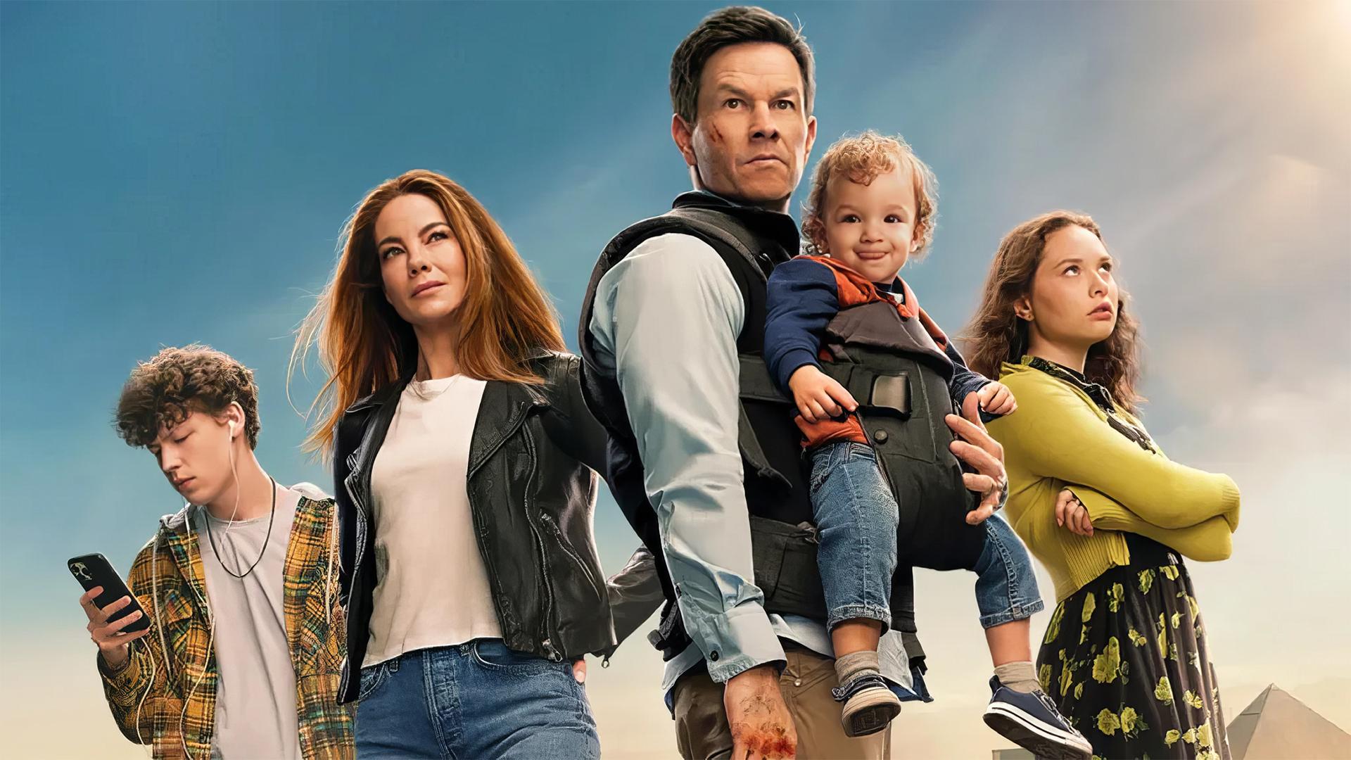آغاز سفر جاده‌ای خانواده دن مورگان در فیلم The Family Plan 