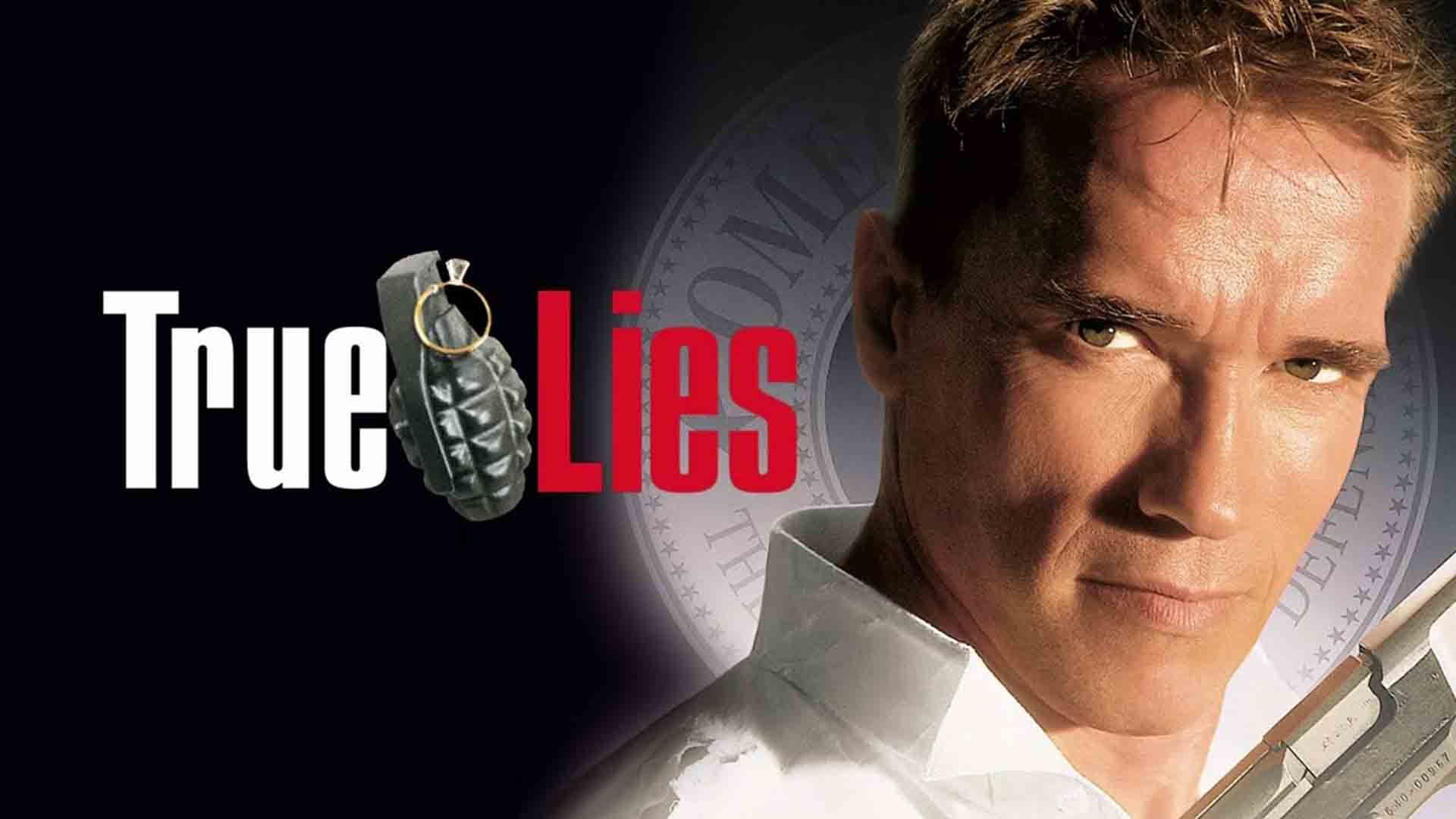آرنولد شوارتزنگر به همراه یک اسلحه در فیلم True Lies
