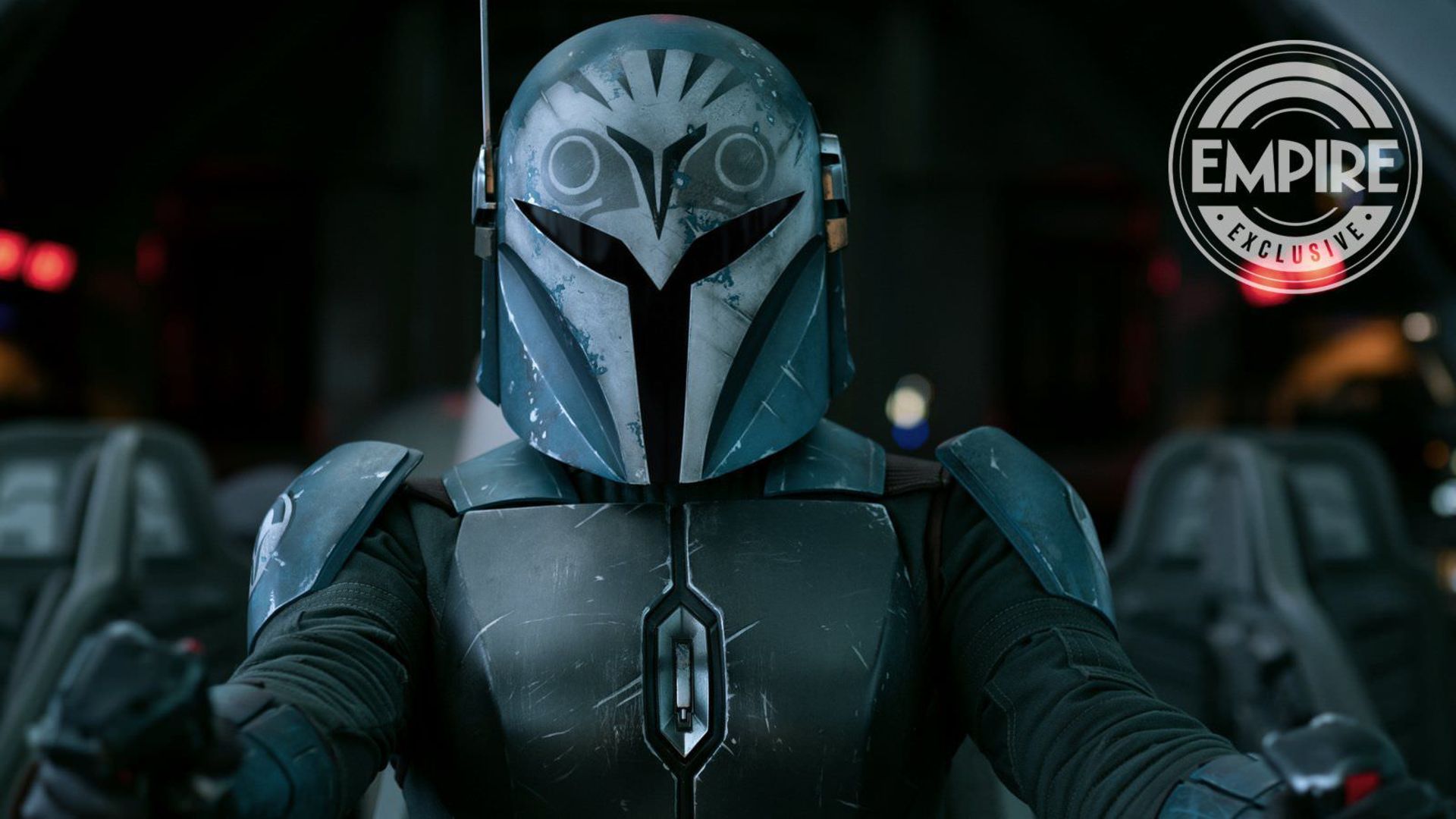 بو کاتان در حال کنترل سفینه فضایی در فصل سوم سریال The Mandalorian
