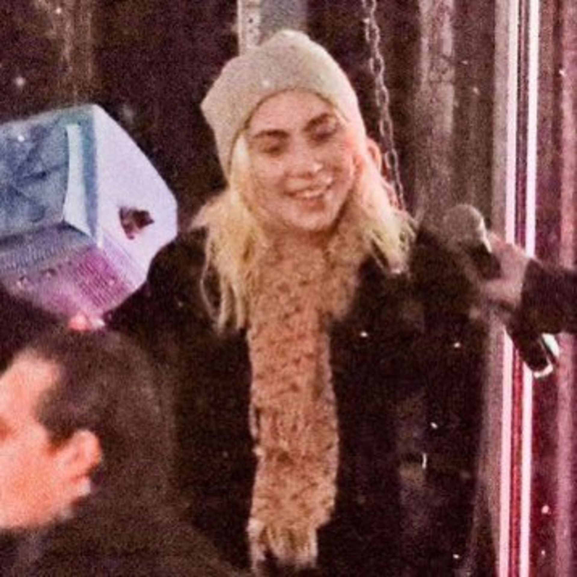 2023-3-joker-folie-a-deux-lady-gaga-harley-quinn-features-in-new-set-photos-03