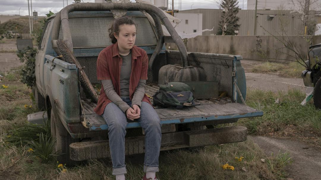 الی پشت وانت نشسته است سریال the last of us