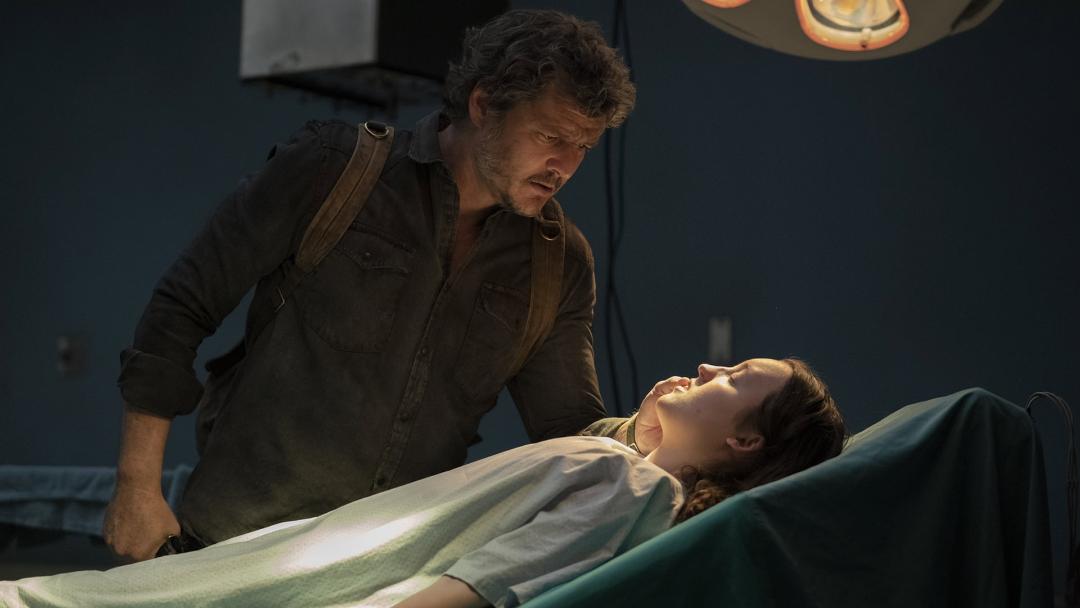 جول الی را در اتاق عمل پیدا می‌کند سریال the last of us