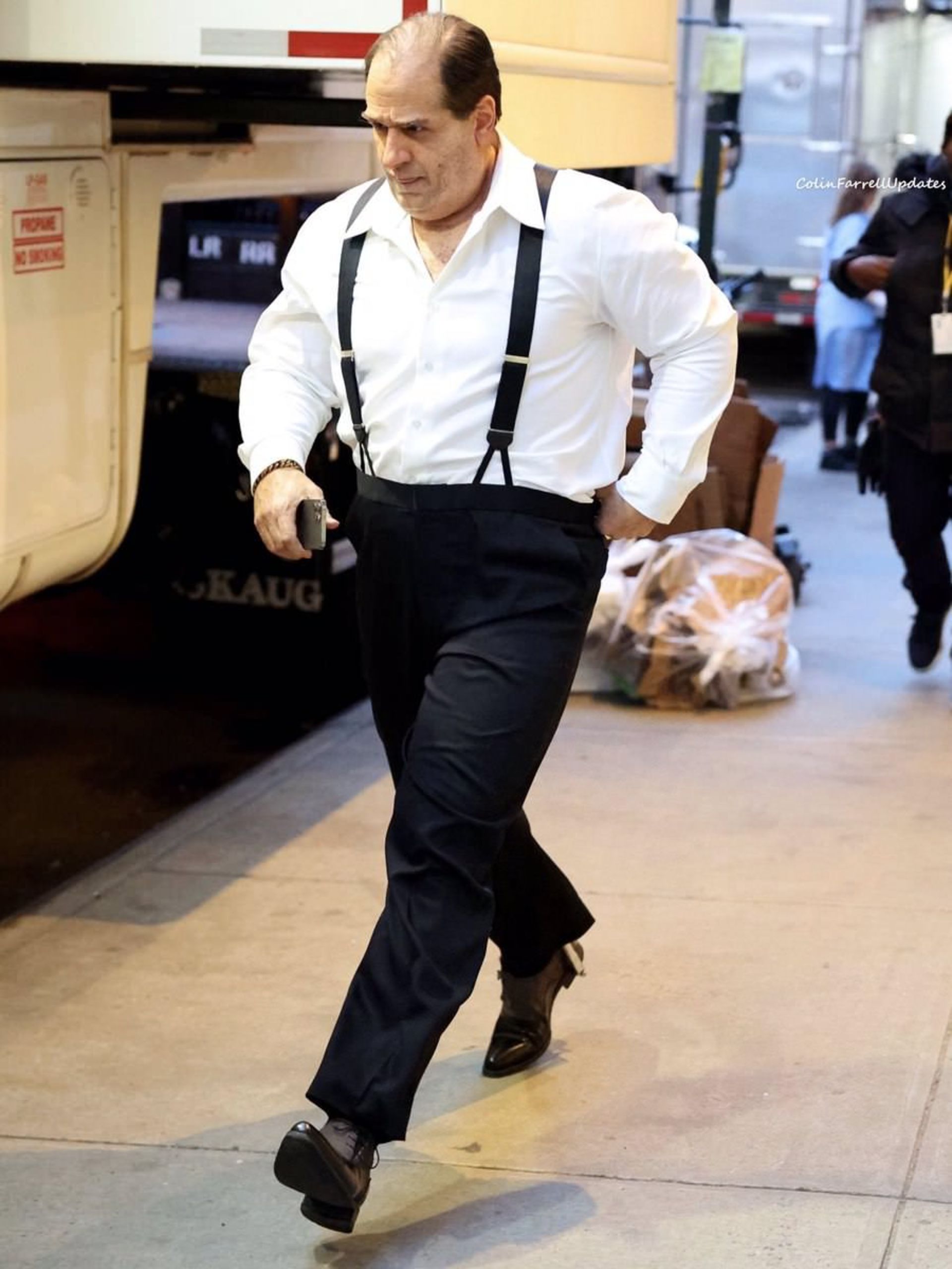 2023-3-the-penguin-set-photos-feature-colin-farrell-09