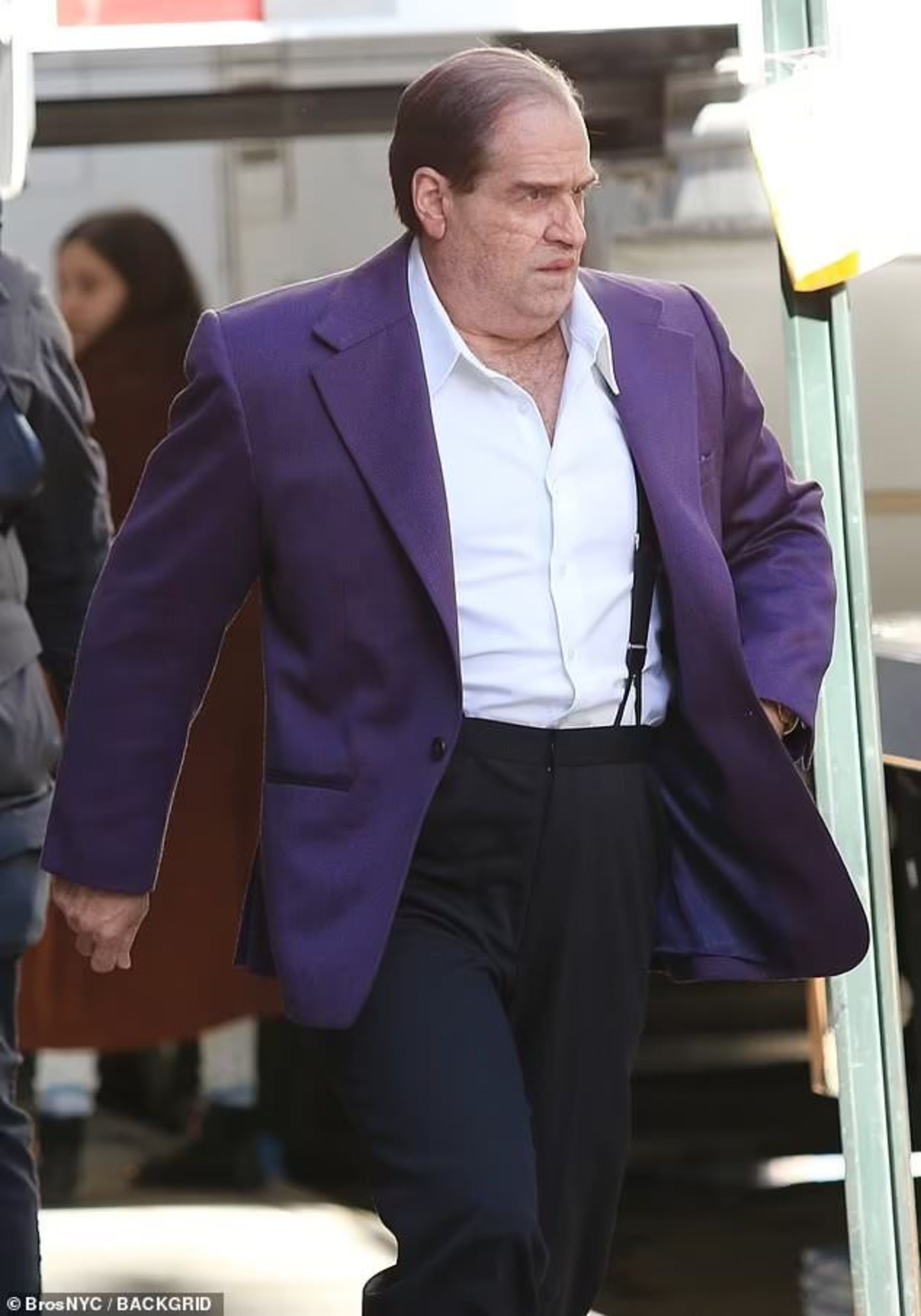 2023-3-the-penguin-set-photos-feature-colin-farrell-14