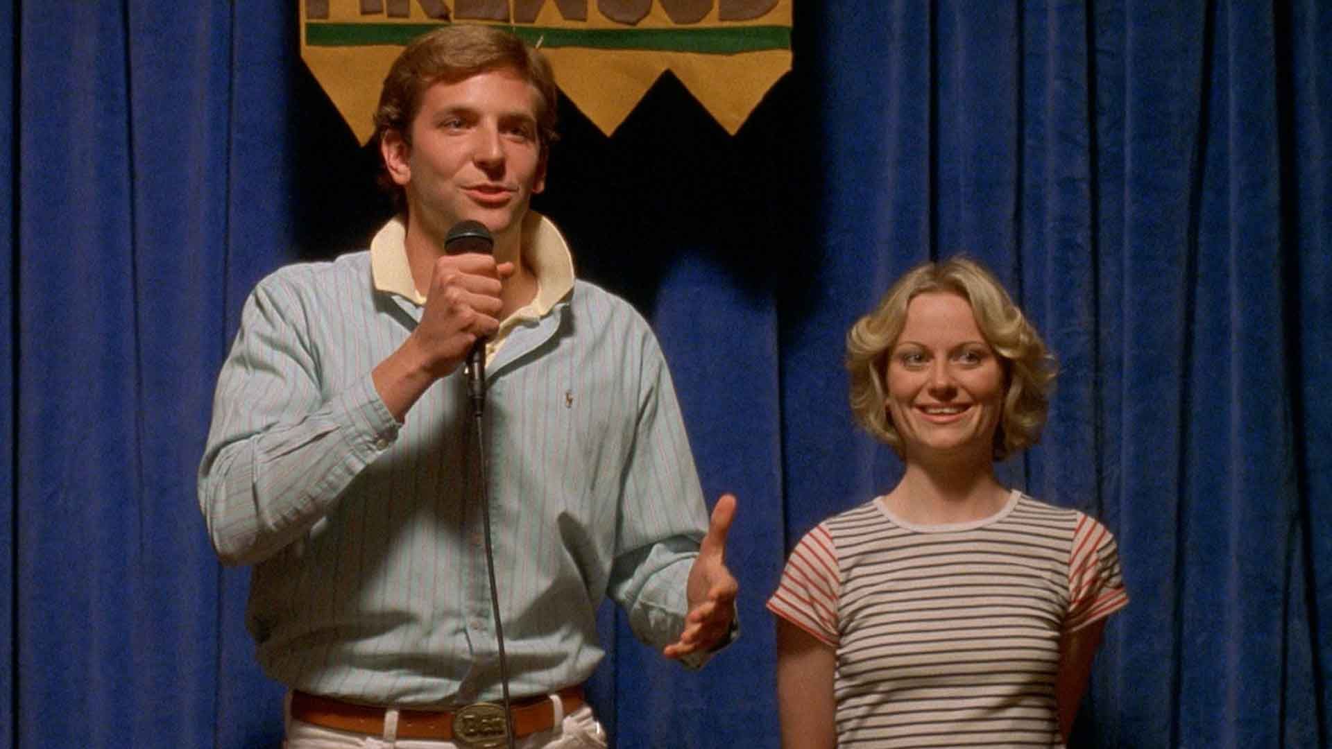 بردلی کوپر در حال سخنرانی در فیلم Wet Hot American Summer