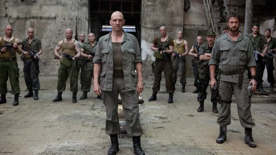 ریف فاینز کچل در فیلم Coriolanus با اقتباس از تراژدی ویلیام شکسپیر