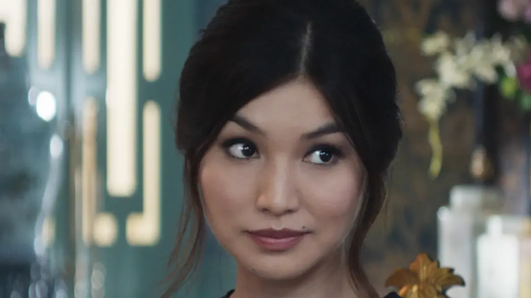 جما چن در نقش ریچل چو در فیلم Crazy Rich Asians