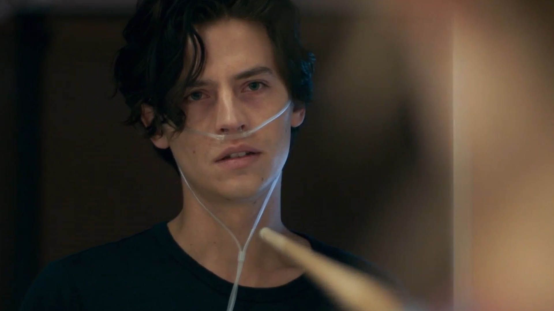 شخصیت اصلی فیلم Five Feet Apart دچار بیماری خاصی است