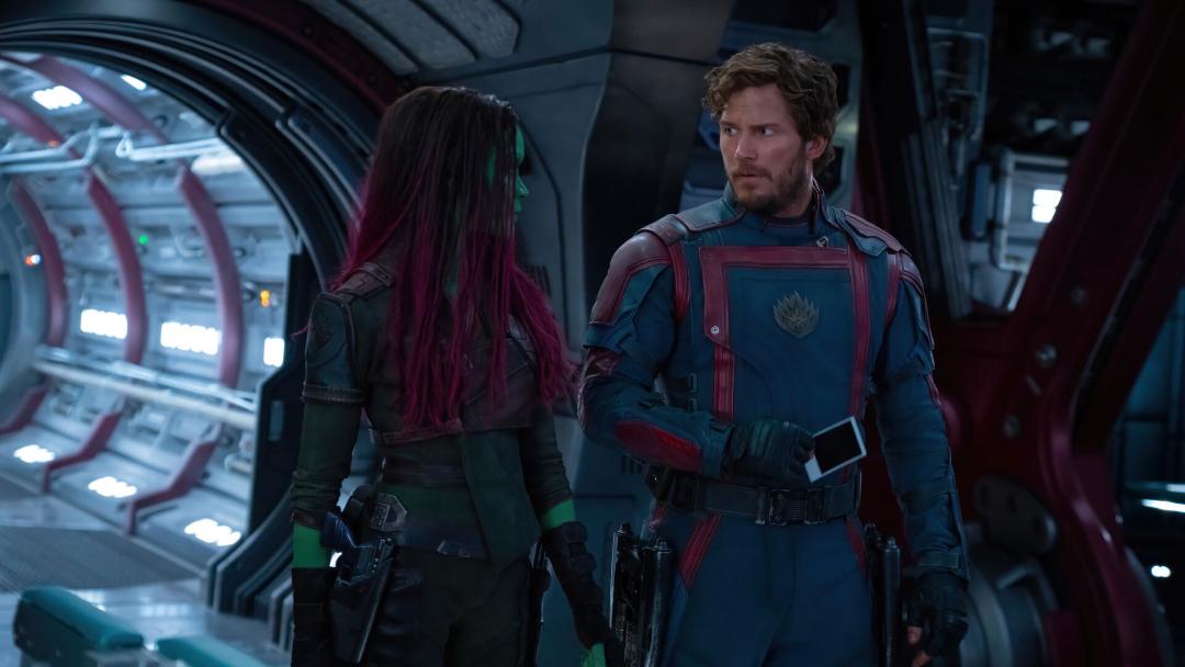 استار لرد و گامورا در سفینه در فیلم Guardians of the Galaxy Vol. 3