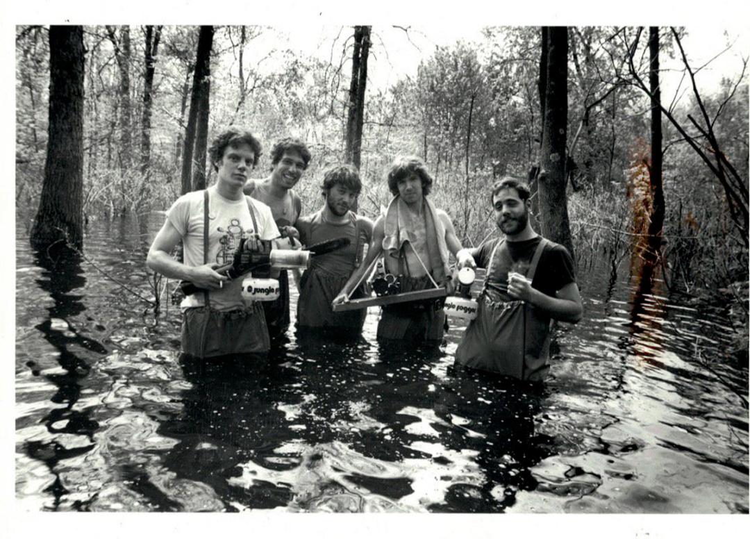 2023-5-evil-dead-crews-in-water