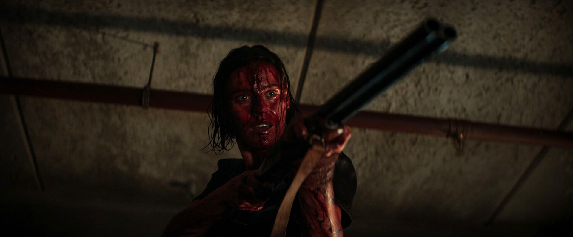 بث تفنگش را نشانه می‌گیرد فیلم evil dead rise