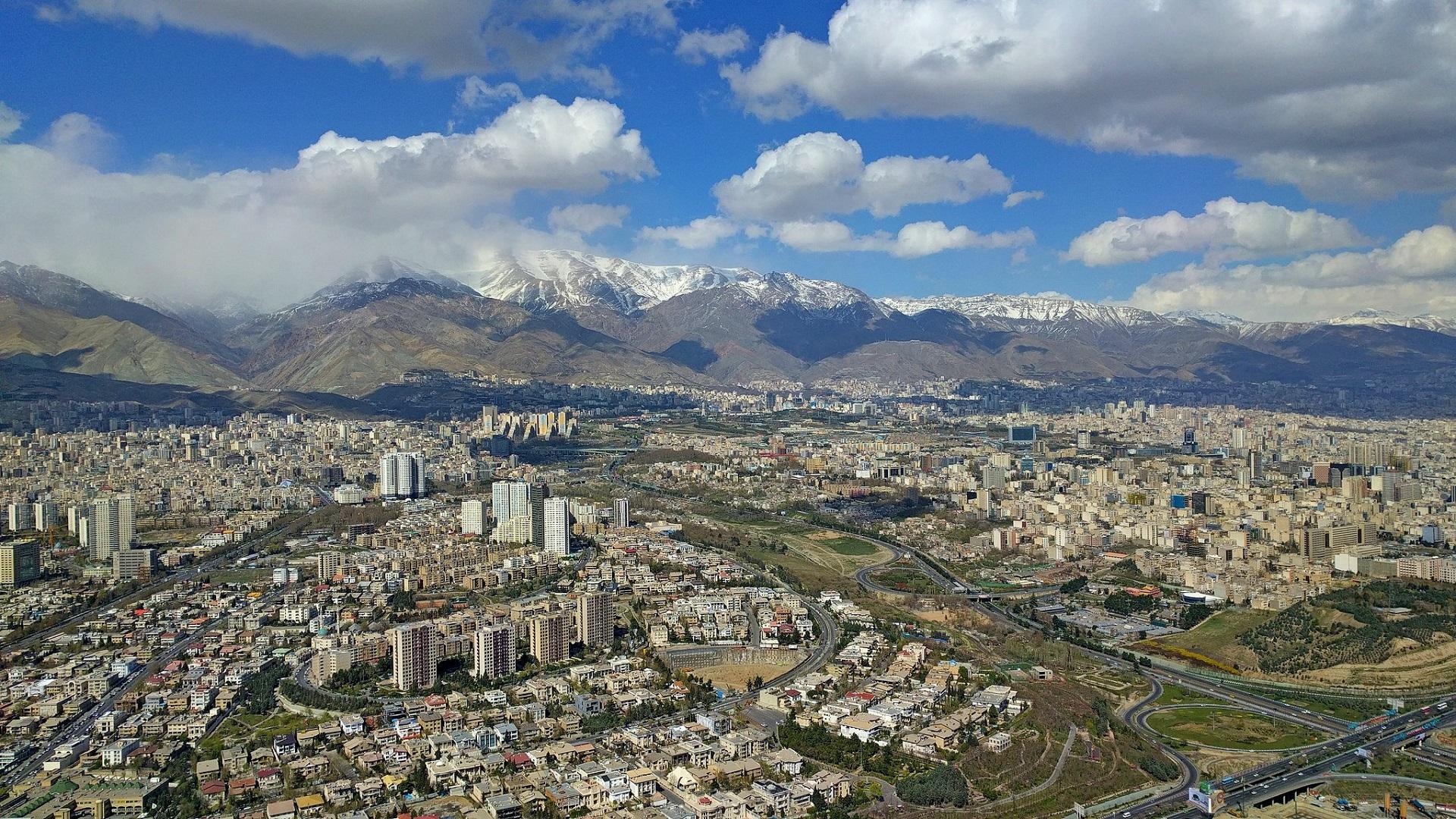 نمای تهران از برج میلاد