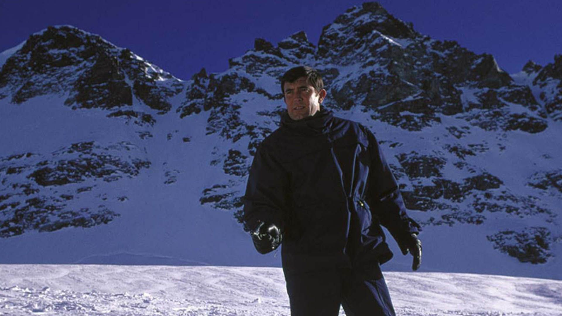 جیمز باند در برف و کوهستان در فیلم On Her Majesty's Secret Service