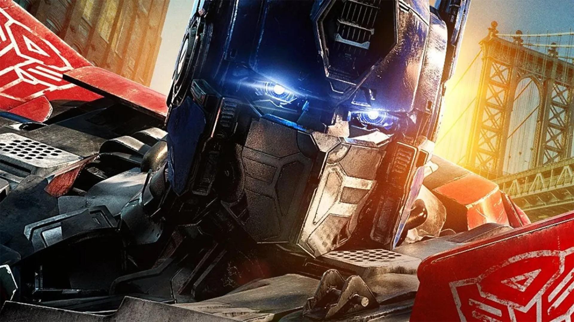 آپتیموس پرایم در حال مبارزه در فیلم Transformers: Rise of the Beasts