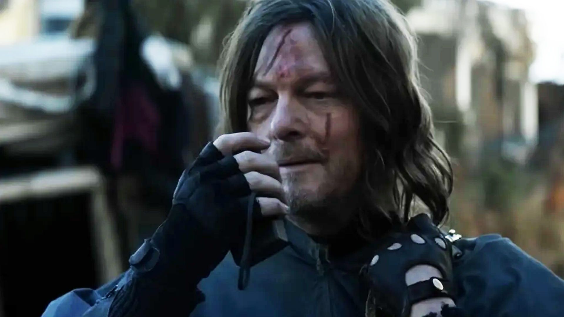 ضبط پیام صوتی توسط دریل دیکسون در سریال The Walking Dead: Daryl Dixon