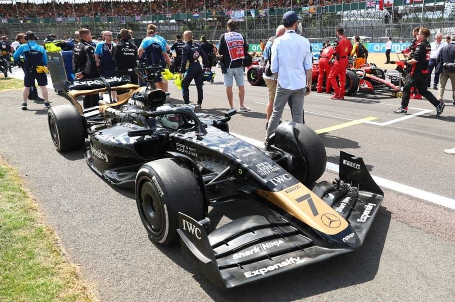 2023-7-brad-pitt-and-damson-idris-were-at-the-british-grand-prix-today-filming-for-a-new-f1-movie-04