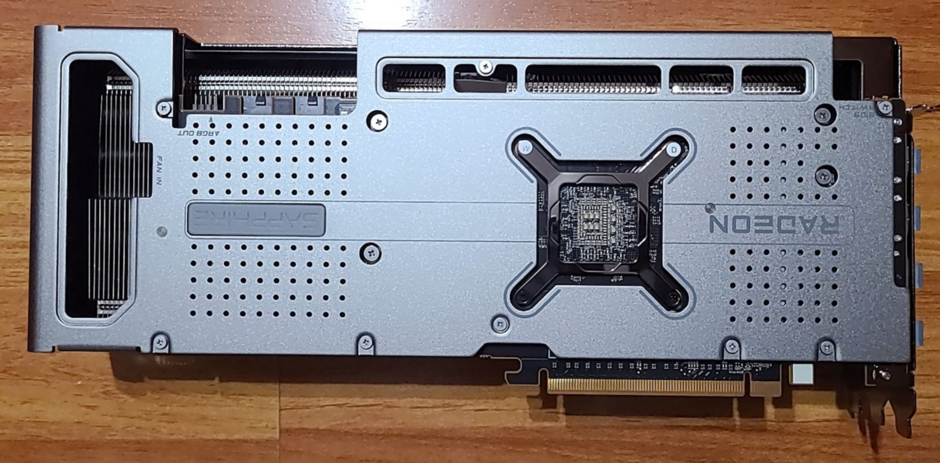 2023-7-sapphire-radeon-7900-gre-2