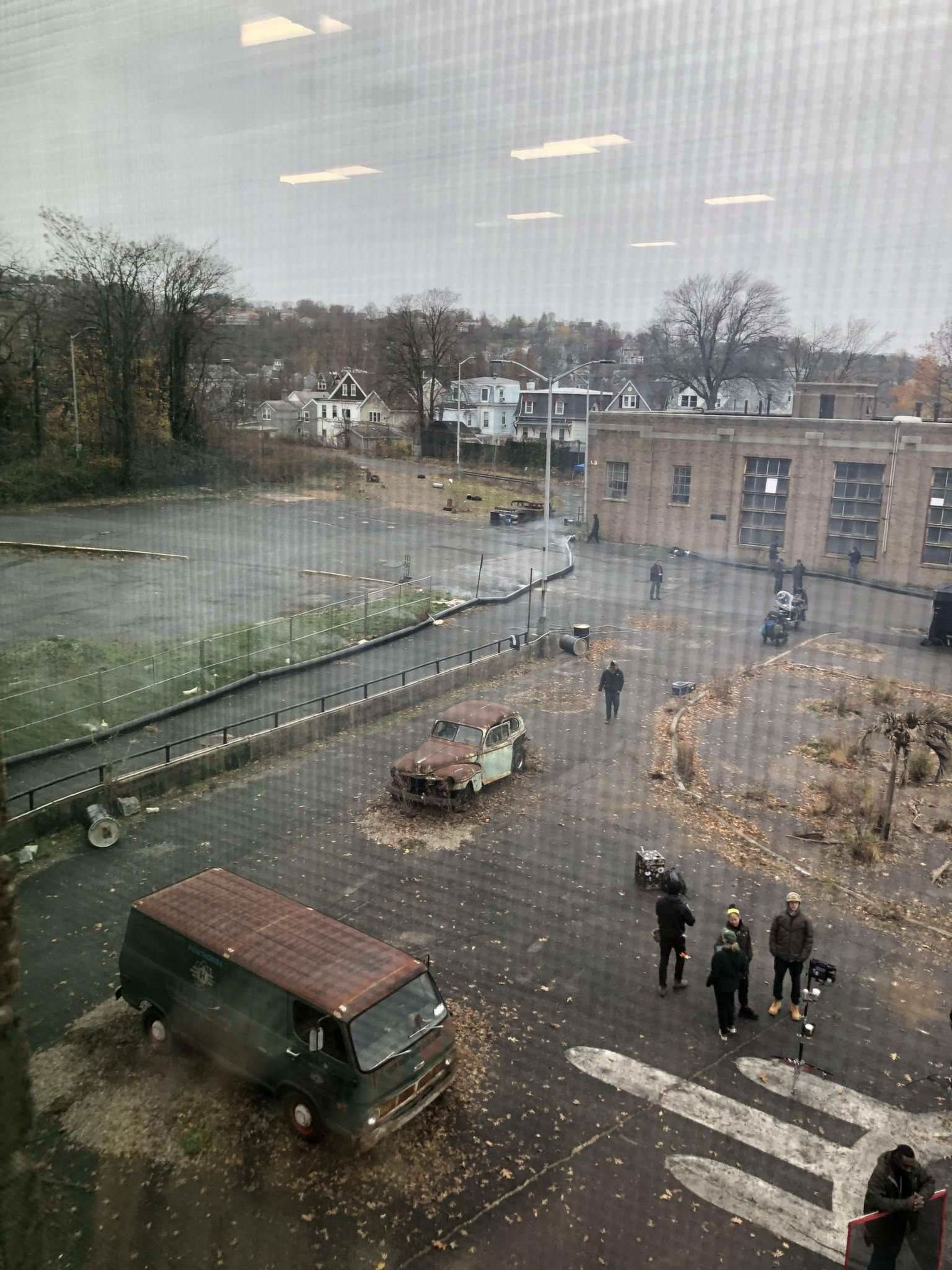 2023-7-set-photos-from-the-upcoming-amazon-prime-fallout-tv-series-03