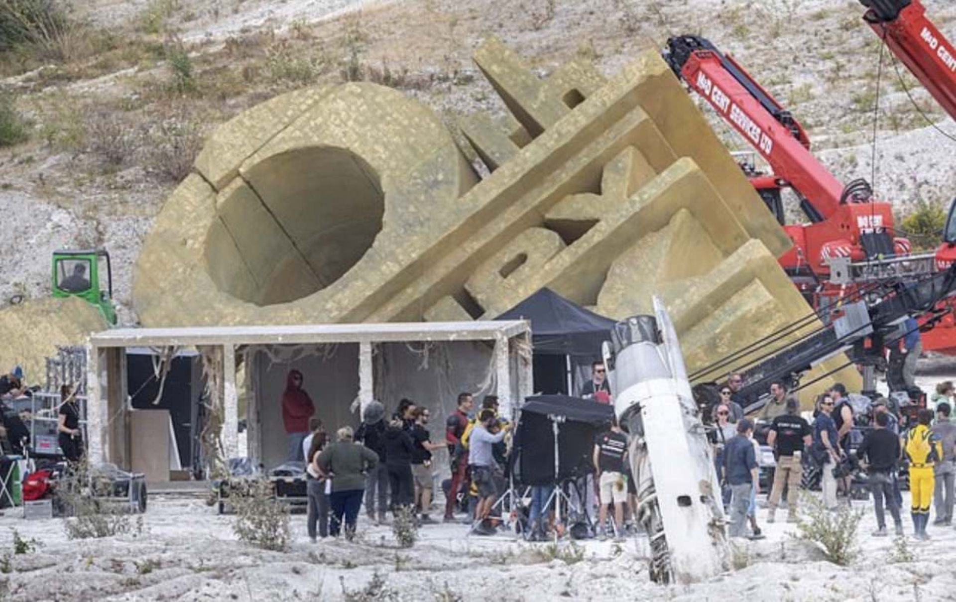2023-7-the-20th-century-fox-logo-has-been-spotted-on-the-set-of-deadpool-3