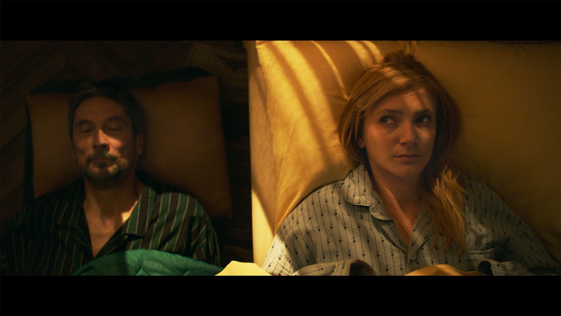 ماریا در حال فکر کردن در فیلم در جسم و جان