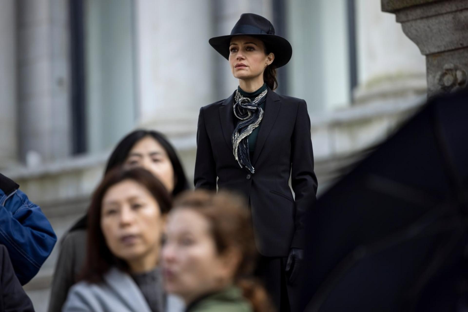 2023-8-the-fall-of-the-house-of-usher-netflix-first-photos-02