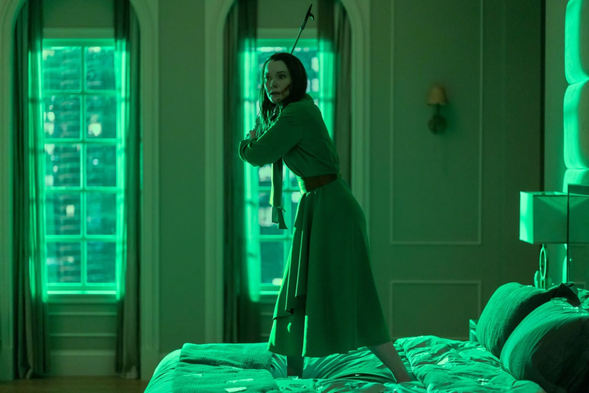 2023-8-the-fall-of-the-house-of-usher-netflix-first-photos-03