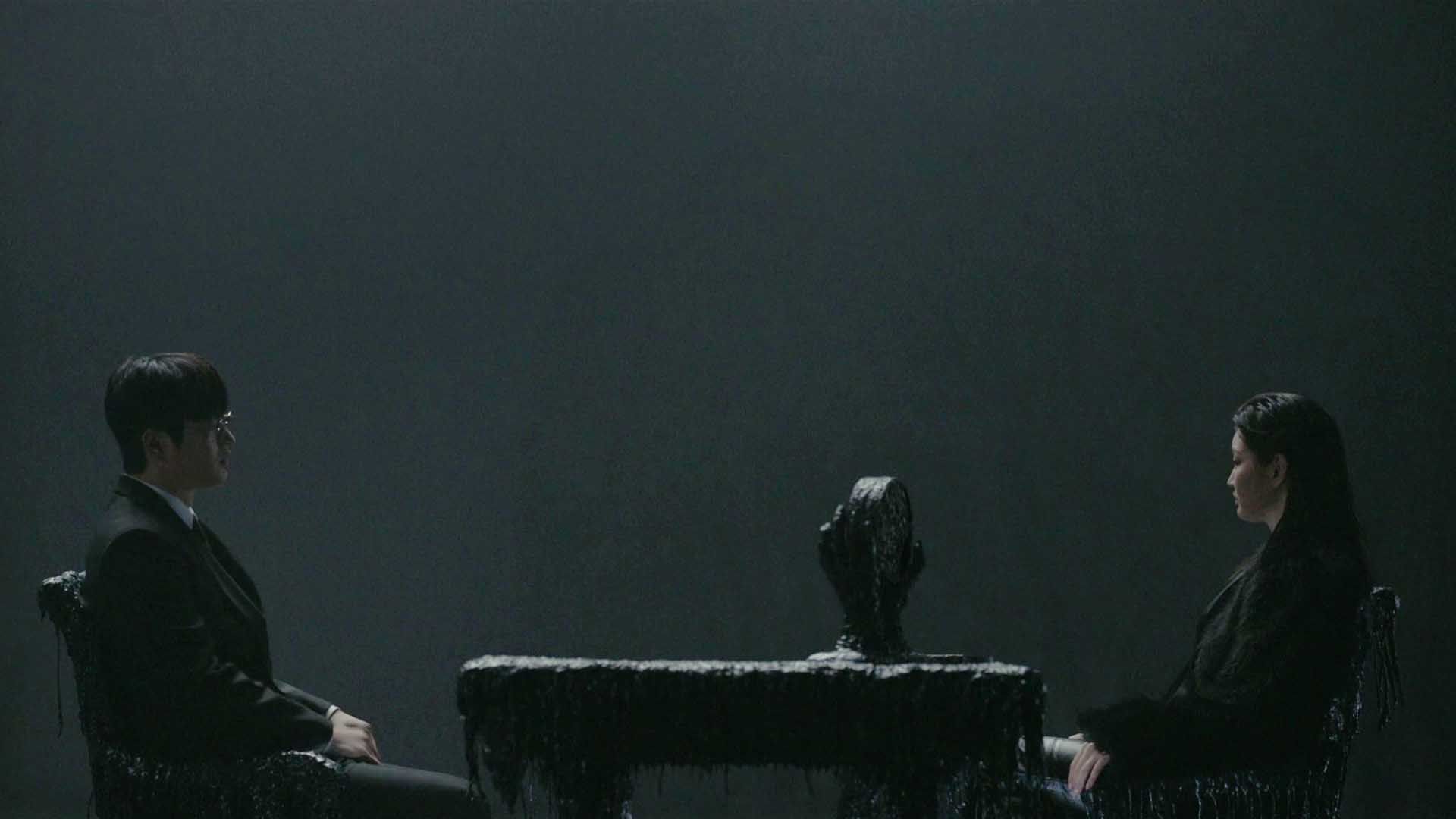 چویی یی-جه و شخصیت مرگ مقابل هم در سریال Death's Game
