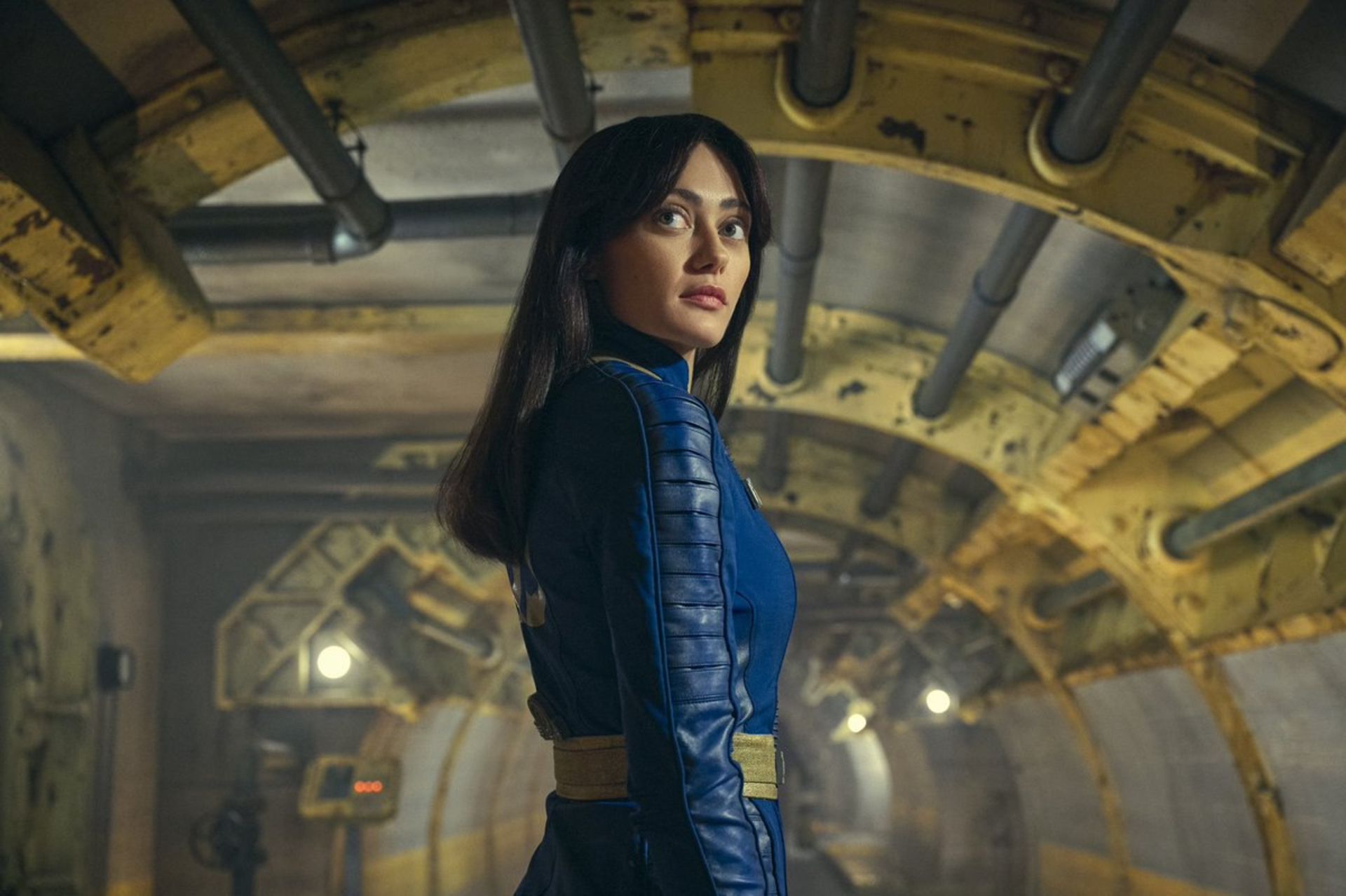 2024-1-fallout-tv-series-new-image-ella-purnell-as-lucy-vault-33