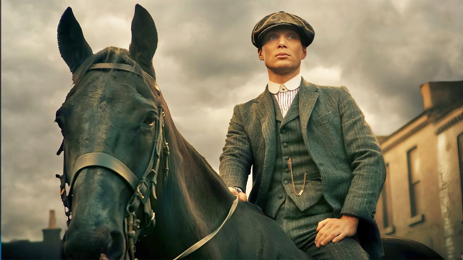 تامی شلبی سوار بر اسب در سریال Peaky Blinders 