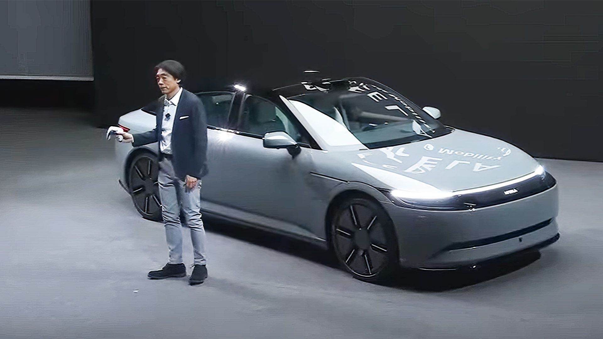 هدایت خودرو برقی سونی به صحنه CES 2024 با کنترلر دوال‌سنس