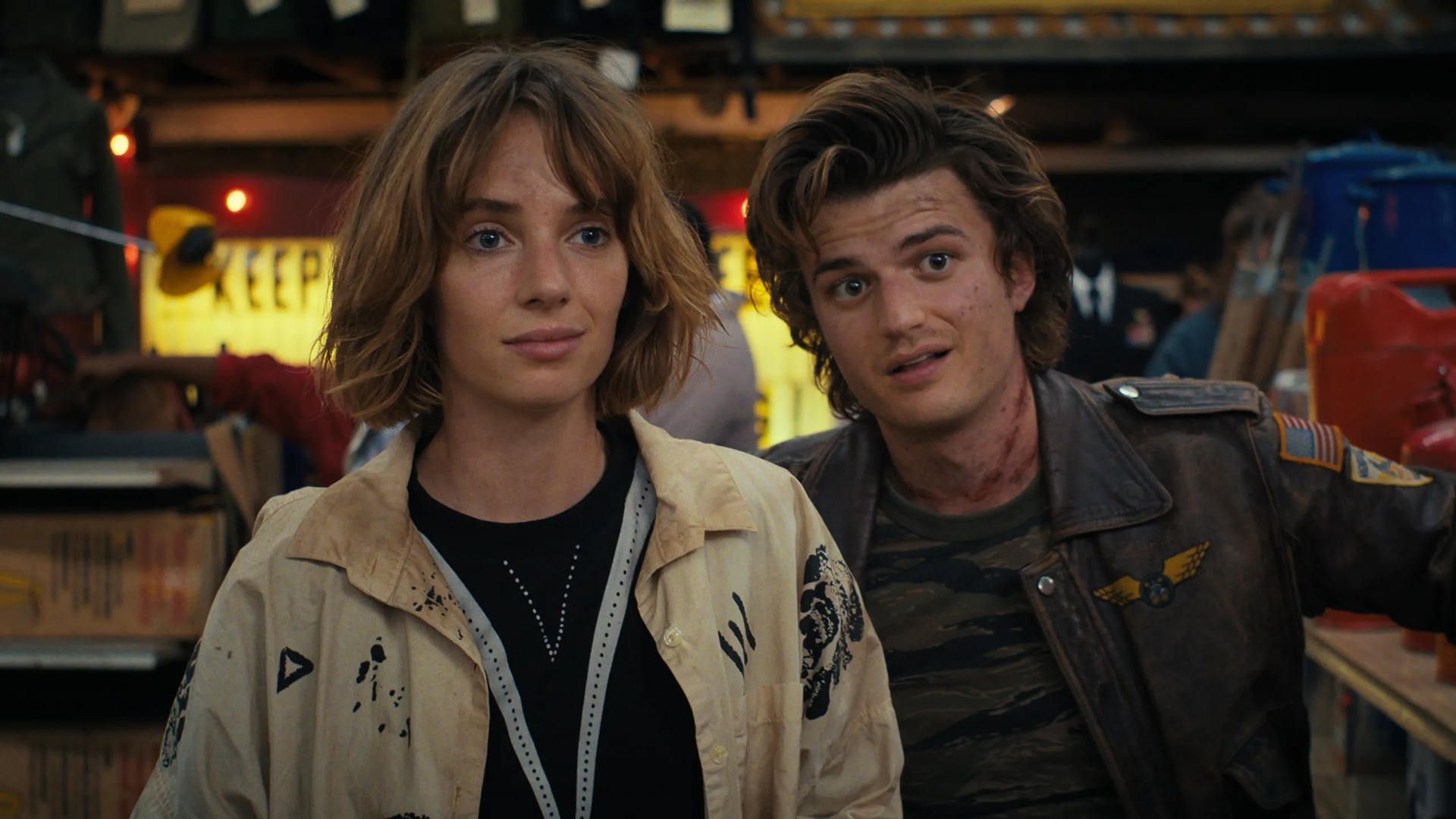 جو کیری و مایا هاوک در پایان فصل چهارم سریال Stranger Things